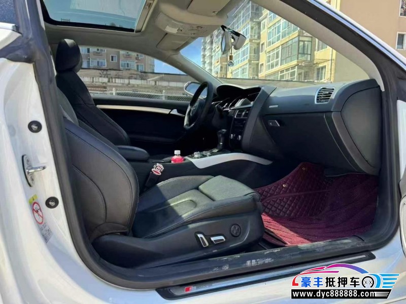 12年奥迪S5轿车抵押车出售