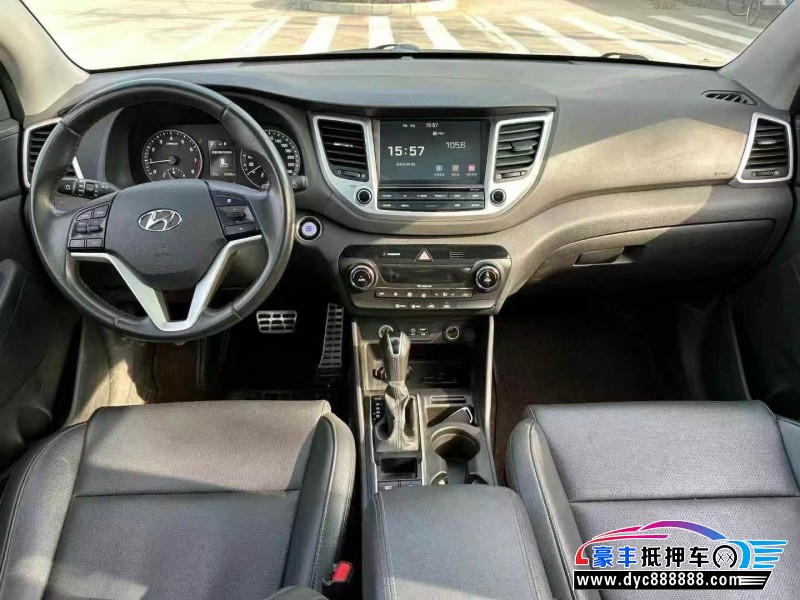 17年现代途胜轿车抵押车出售