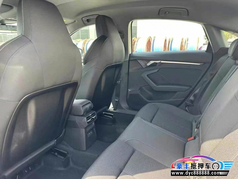 24年奥迪A3轿车抵押车出售