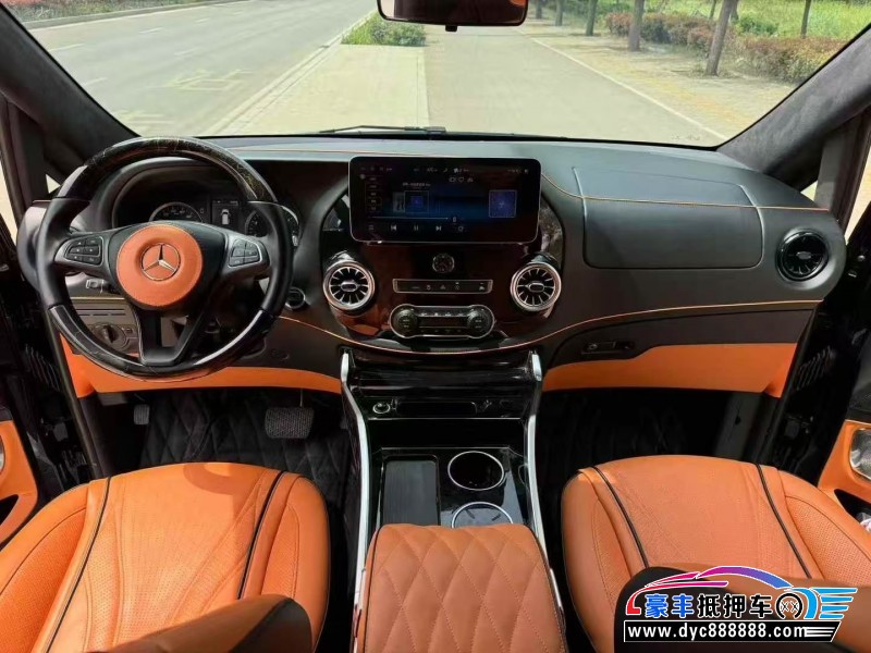 23年奔驰威霆轿车抵押车出售