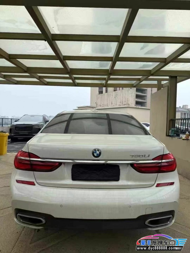 17年宝马7系轿车抵押车出售