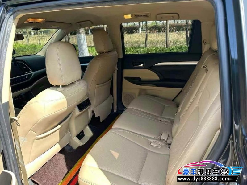 21年丰田汉兰达轿车抵押车出售