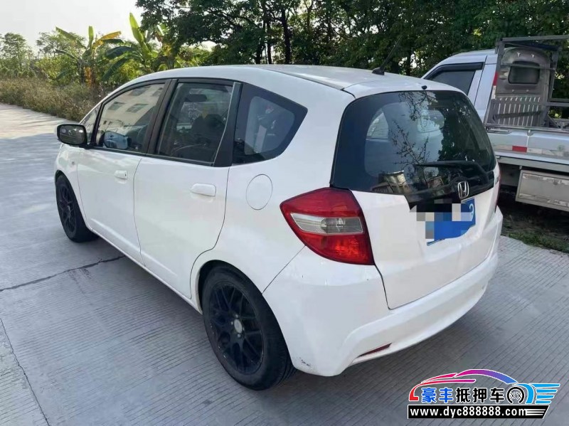 13年本田飞度轿车抵押车出售