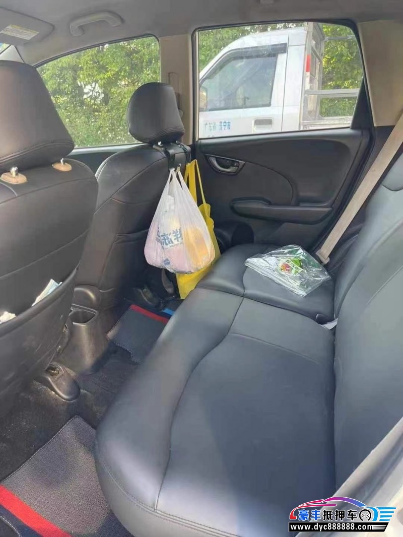 13年本田飞度轿车抵押车出售