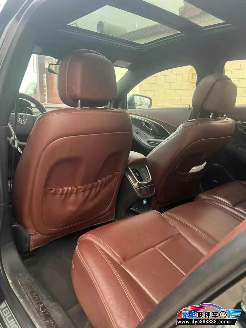 13年别克君越轿车抵押车出售