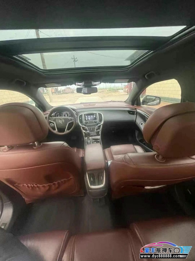 13年别克君越轿车抵押车出售