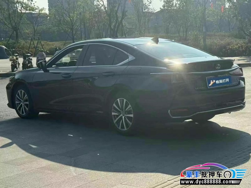 21年雷克萨斯ES轿车抵押车出售