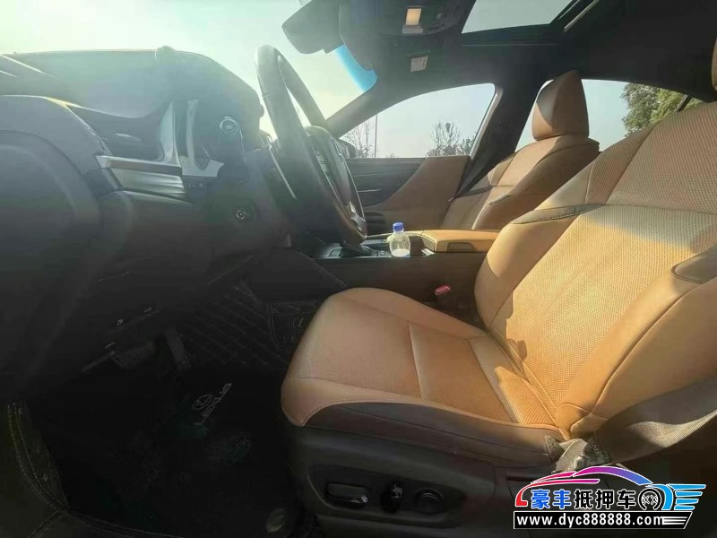 21年雷克萨斯ES轿车抵押车出售