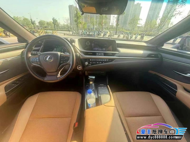 21年雷克萨斯ES轿车抵押车出售