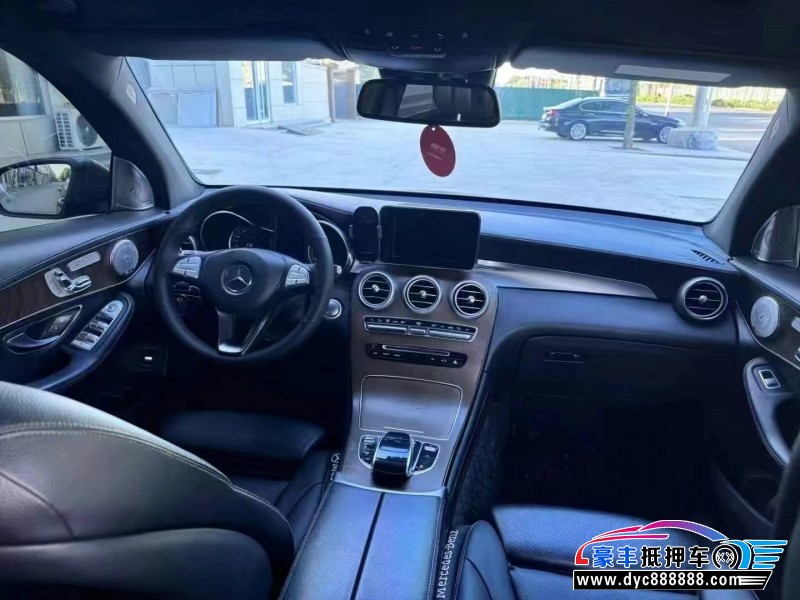 17年奔驰GLCSUV抵押车出售