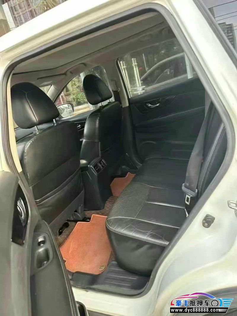 19年日产奇骏SUV抵押车出售