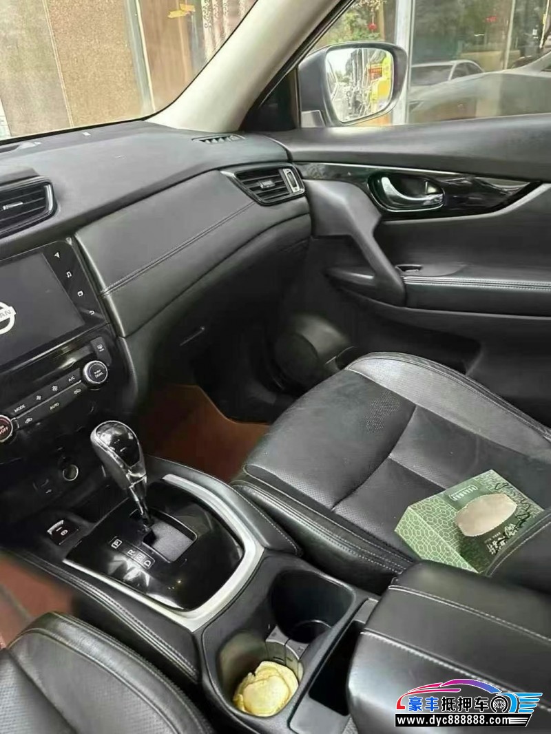 19年日产奇骏SUV抵押车出售