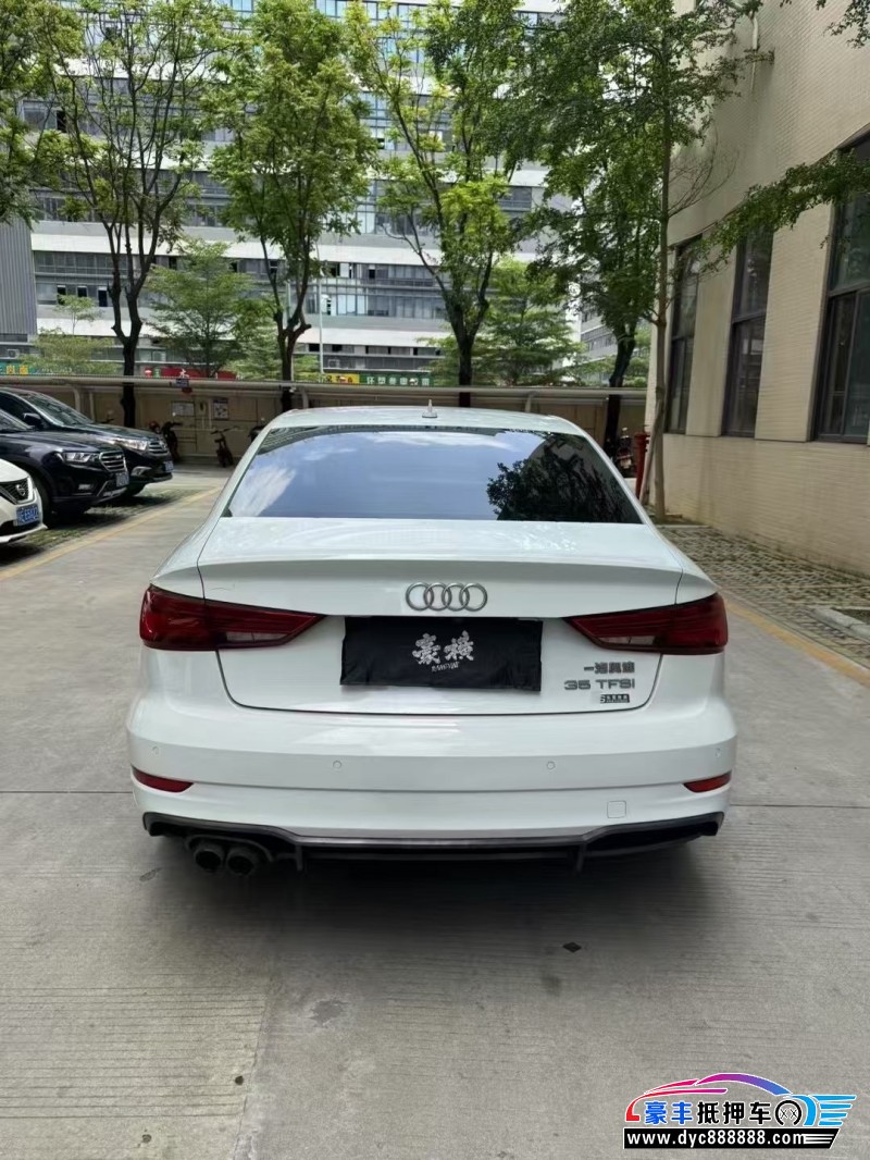 19年奥迪A3轿车抵押车出售