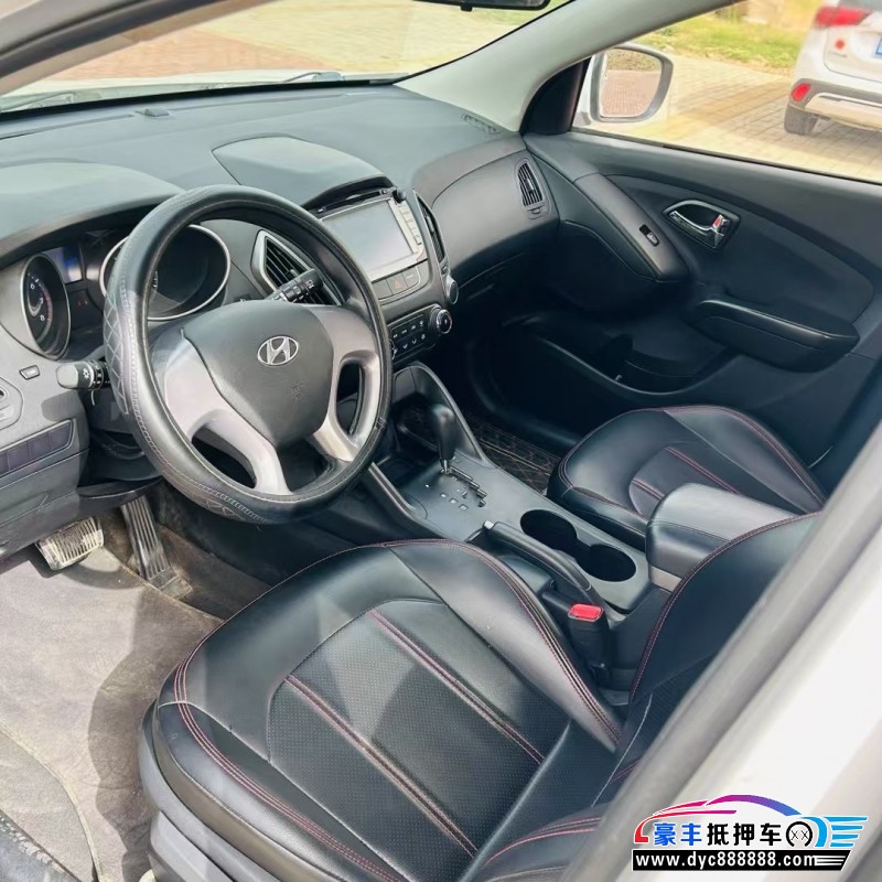 15年现代ix35轿车抵押车出售