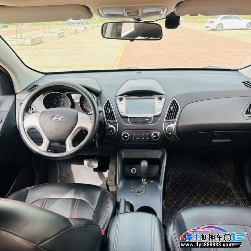 15年现代ix35轿车抵押车出售