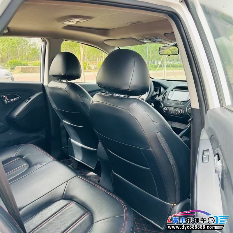 15年现代ix35轿车抵押车出售