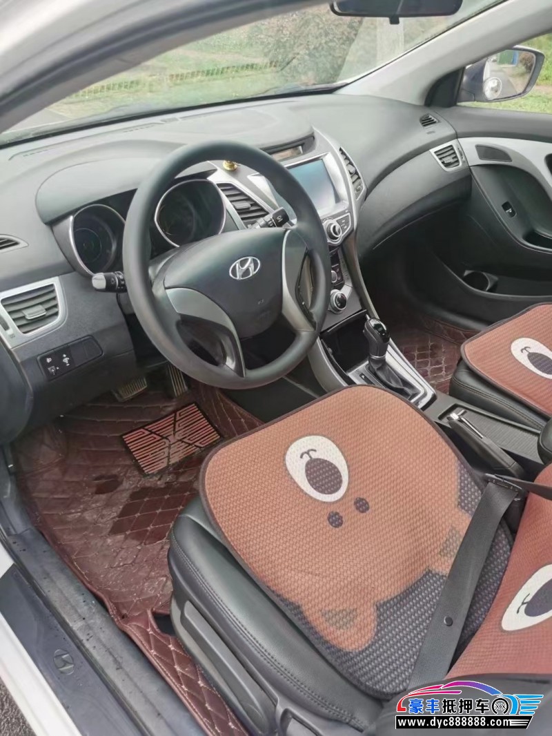 15年现代朗动轿车抵押车出售