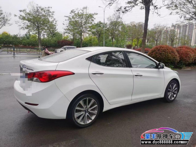 15年现代朗动轿车抵押车出售