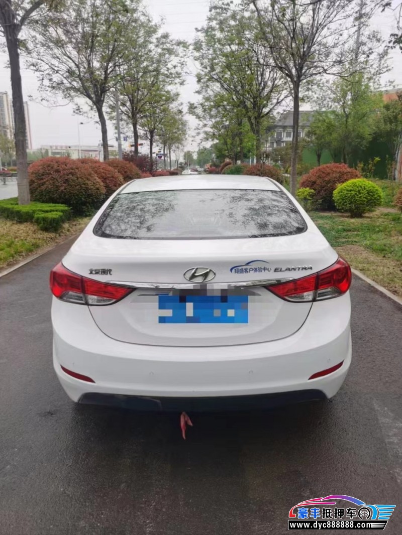 15年现代朗动轿车抵押车出售