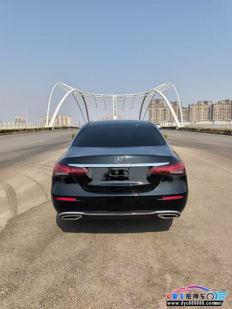 17年奔驰E轿车抵押车出售