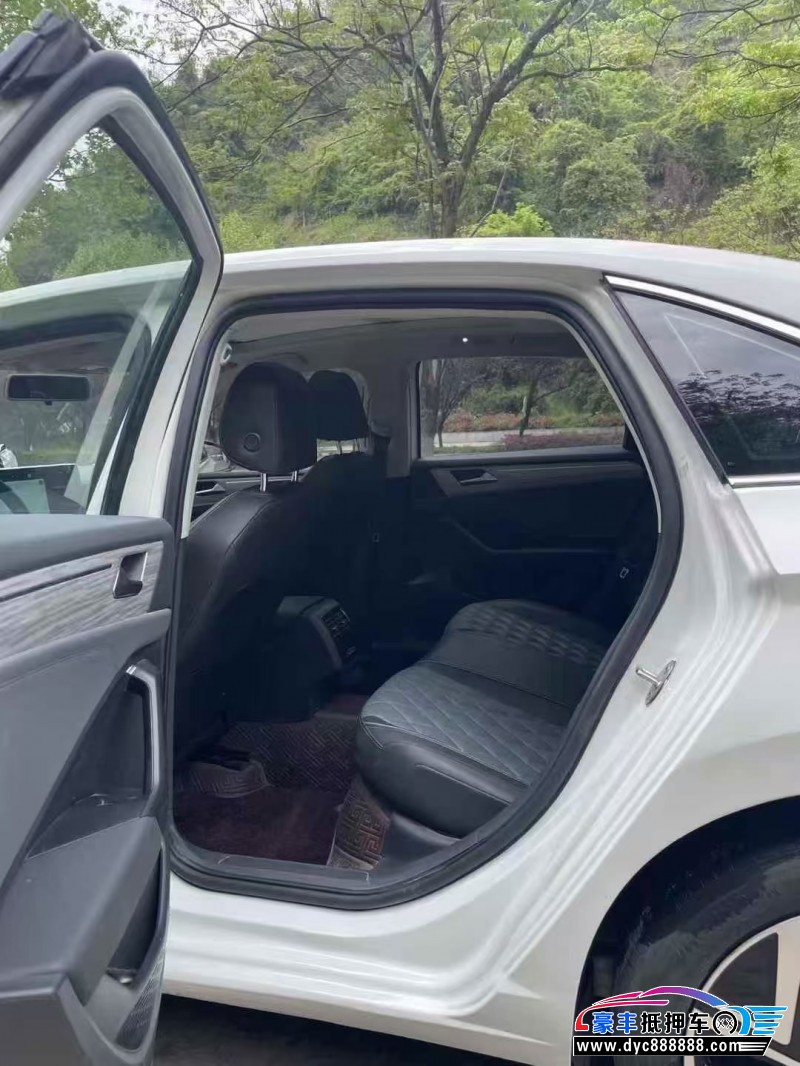 22年大众速腾轿车抵押车出售