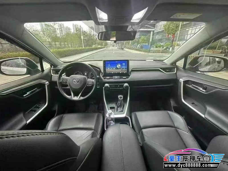 22年丰田威兰达轿车抵押车出售