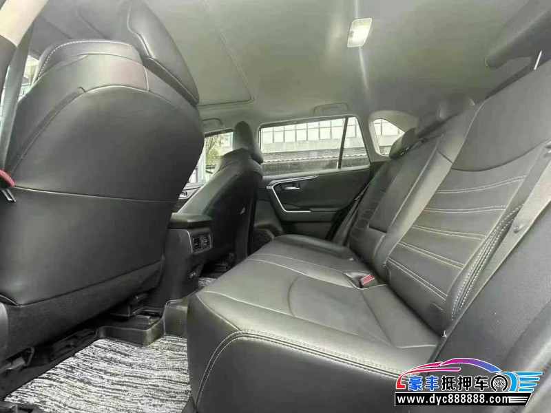 22年丰田威兰达轿车抵押车出售