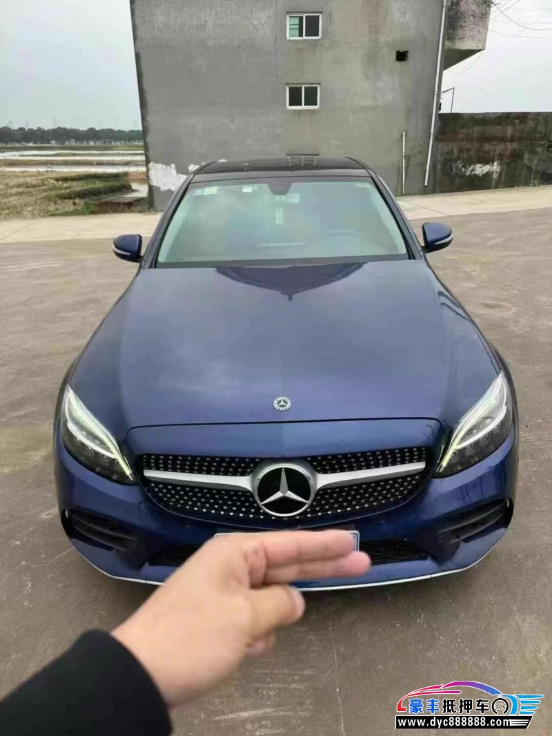 18年奔驰C轿车抵押车出售