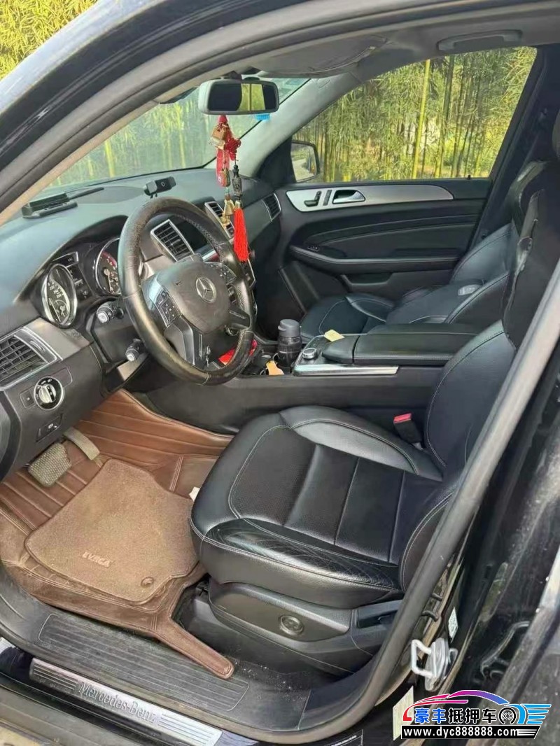 16年奔驰R轿车抵押车出售