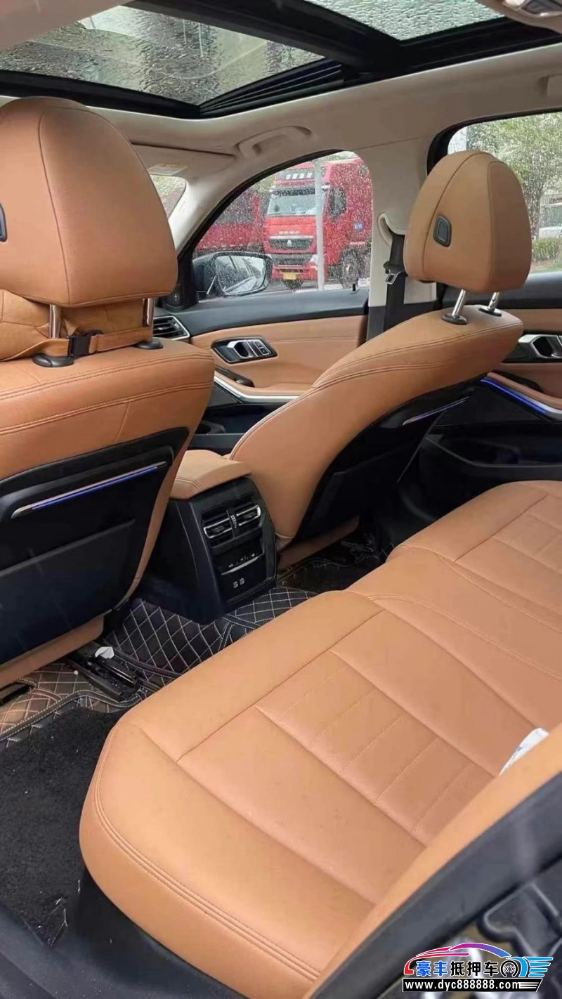 20年宝马3系轿车抵押车出售