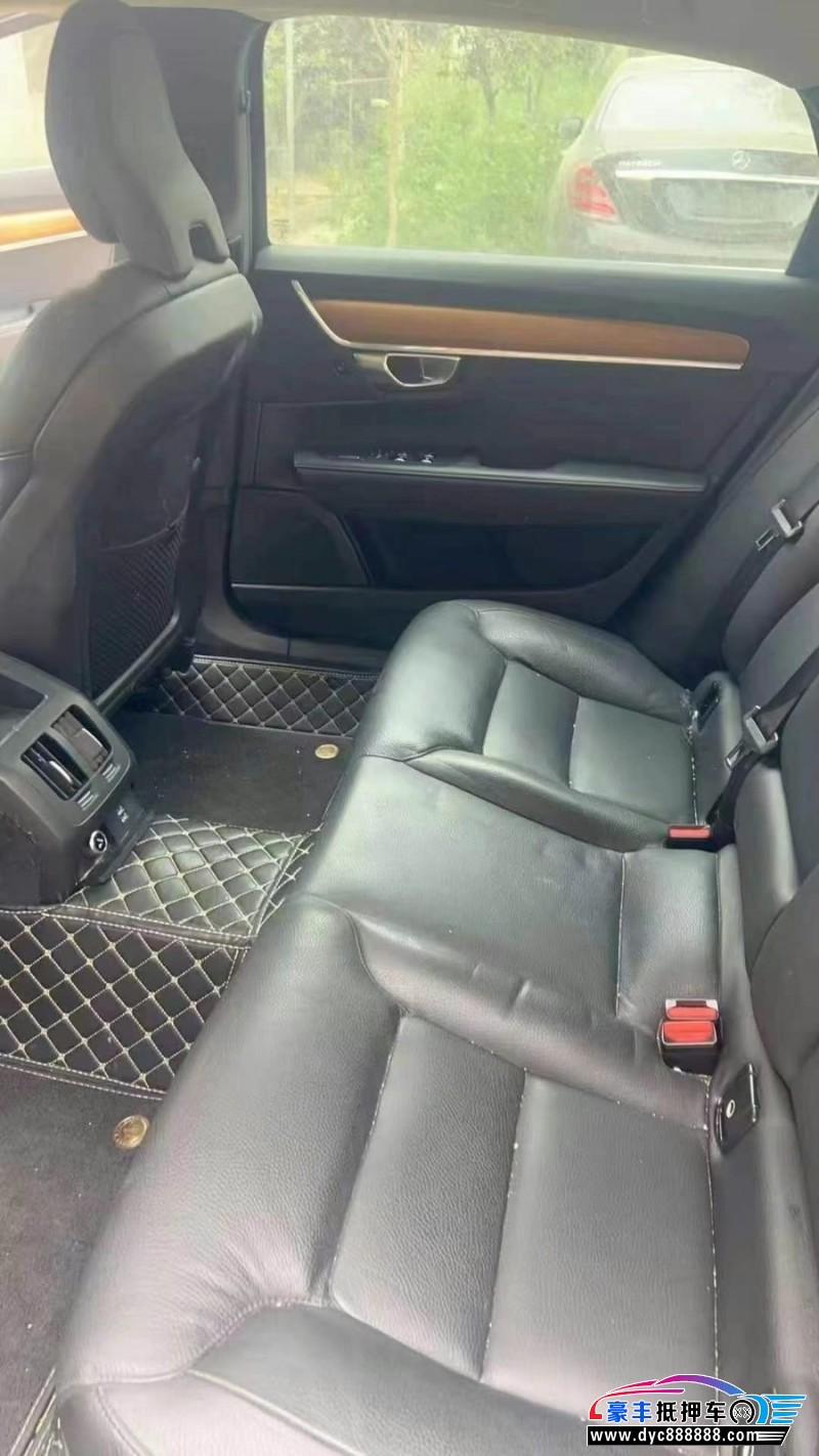 19年沃尔沃S90轿车抵押车出售