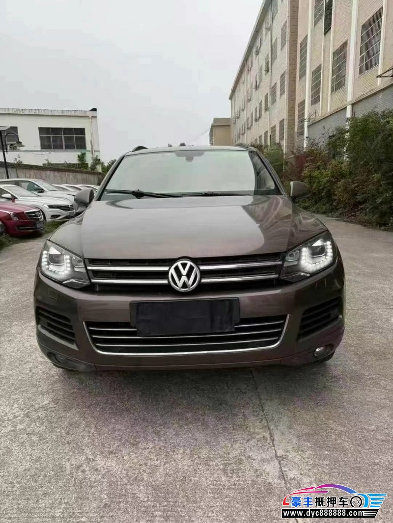 13年大众途锐轿车抵押车出售