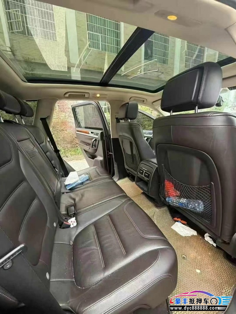 13年大众途锐轿车抵押车出售