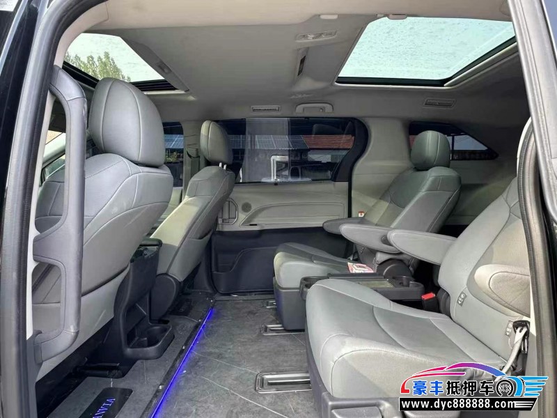 24年丰田格瑞维亚轿车抵押车出售