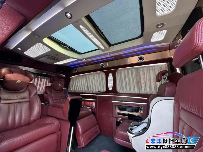 15年奔驰威霆轿车抵押车出售