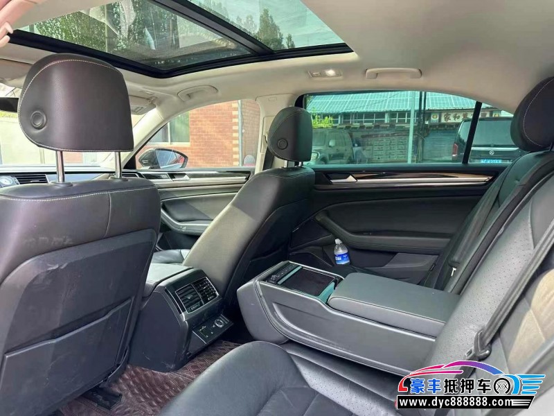 20年大众辉昂轿车抵押车出售