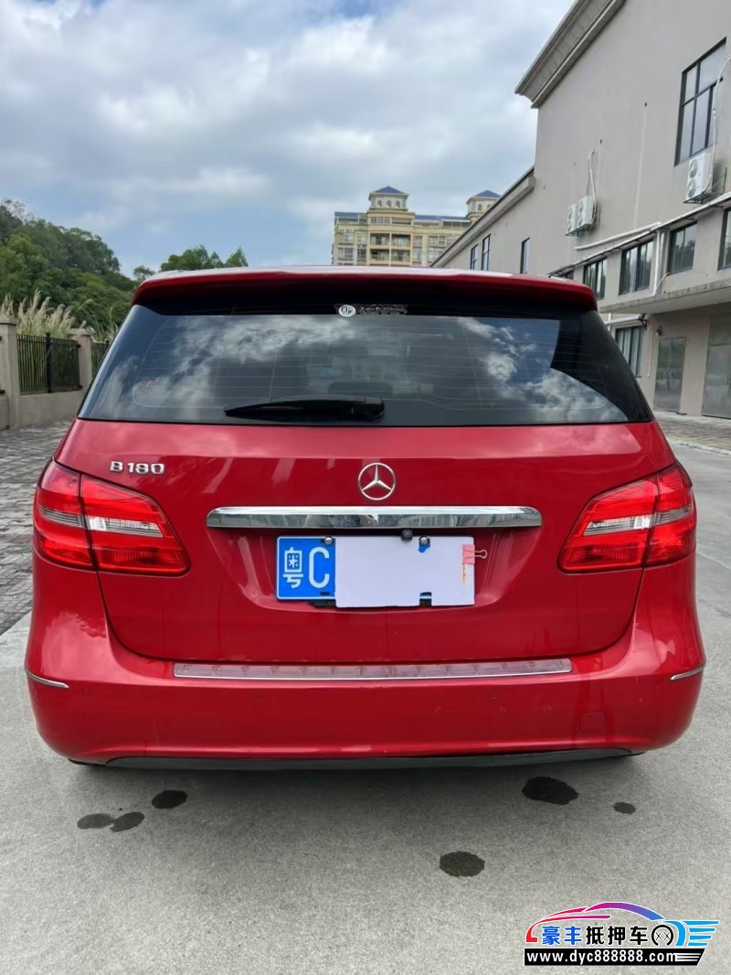 14年奔驰B轿车抵押车出售