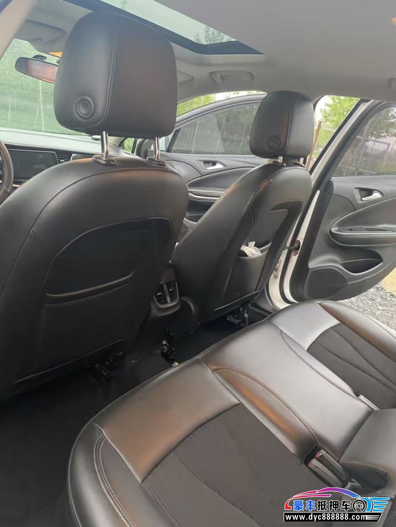 16年别克威朗轿车抵押车出售