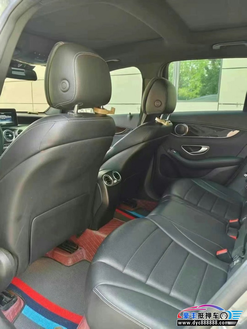 17年奔驰GLC轿车抵押车出售