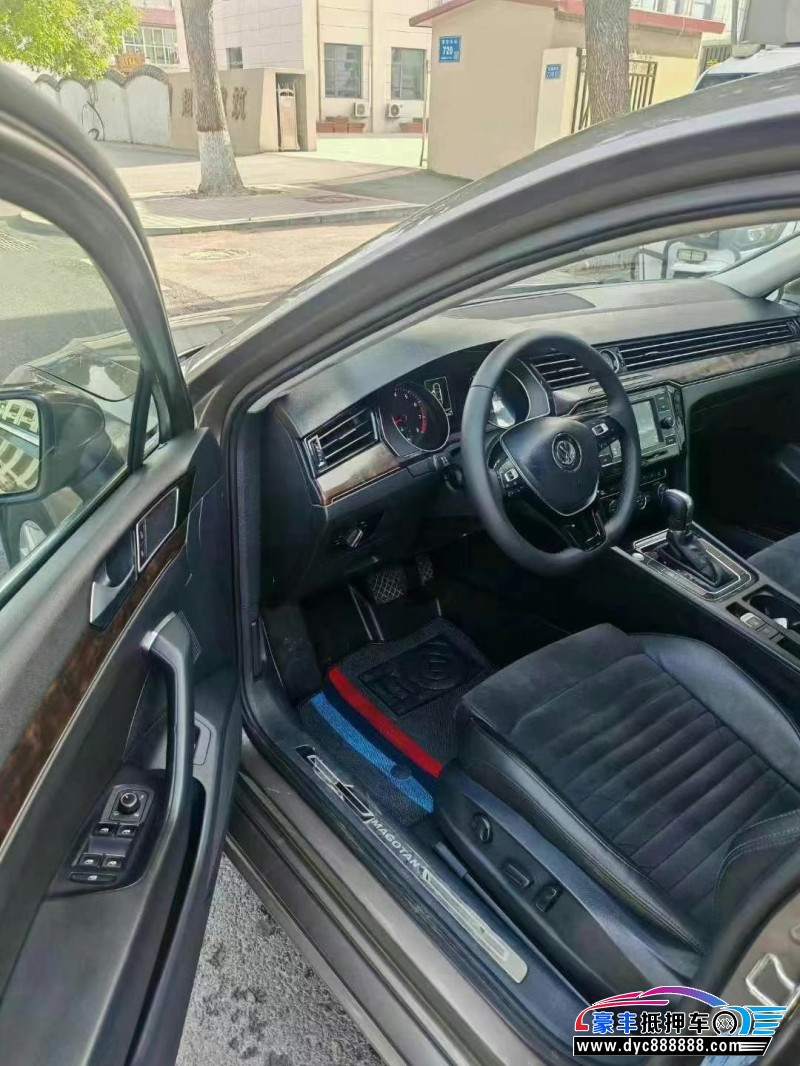 18年大众迈腾轿车抵押车出售