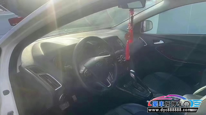 17年福特福克斯轿车抵押车出售