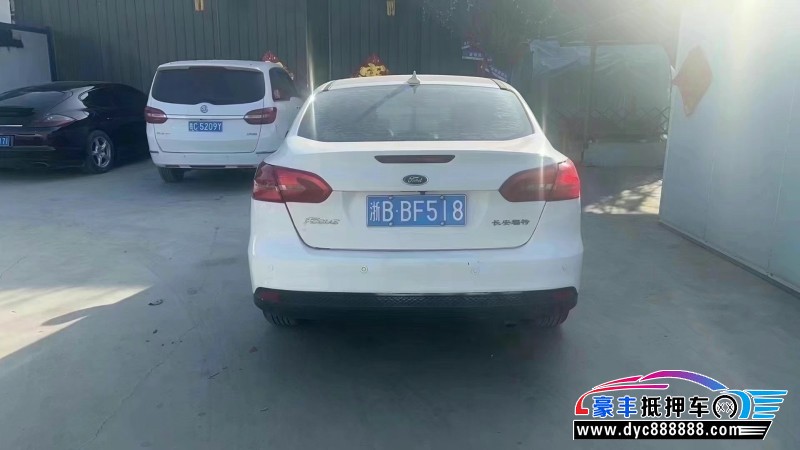 17年福特福克斯轿车抵押车出售