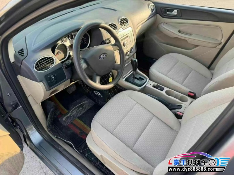 12年福特福克斯轿车抵押车出售