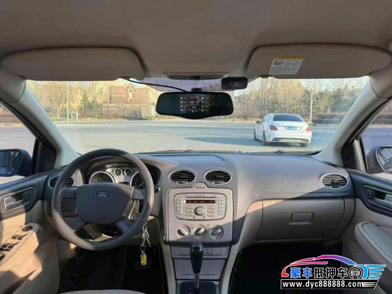 12年福特福克斯轿车抵押车出售