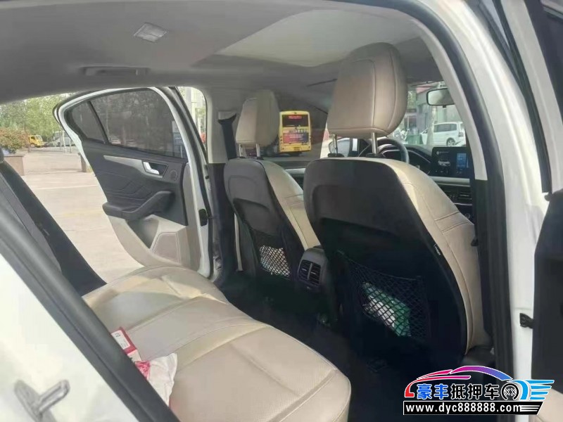 21年福特福克斯轿车抵押车出售