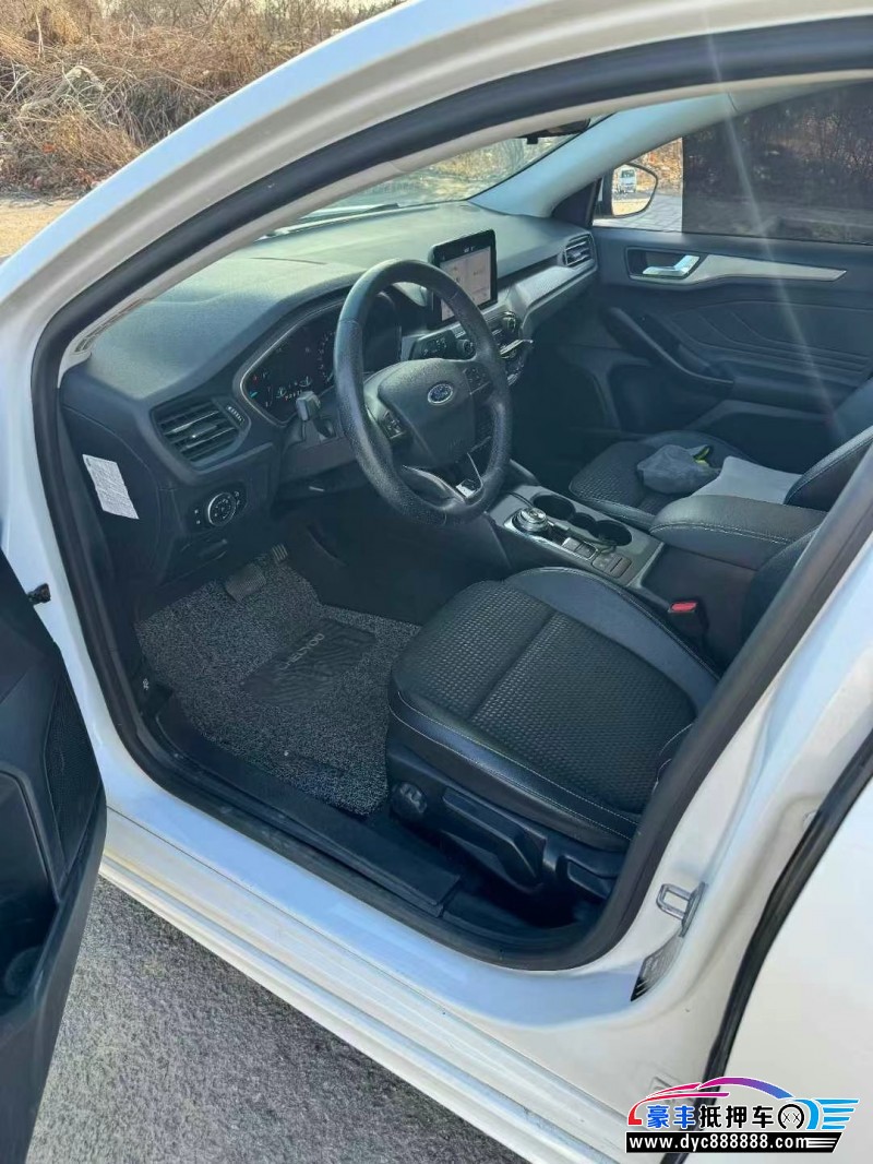 21年福特福克斯轿车抵押车出售