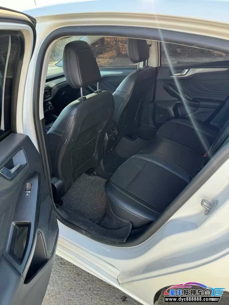 21年福特福克斯轿车抵押车出售