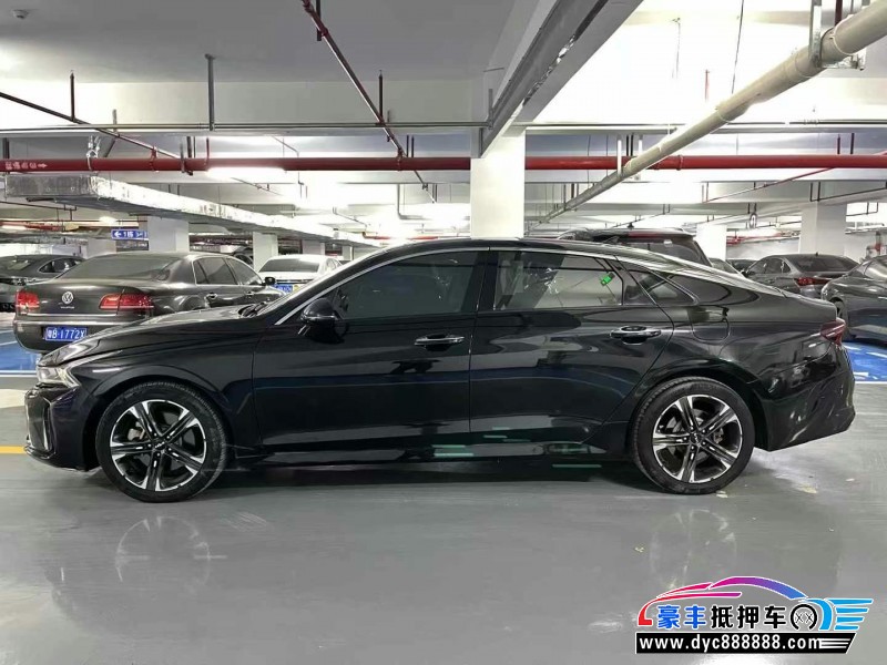 21年起亚K5轿车抵押车出售
