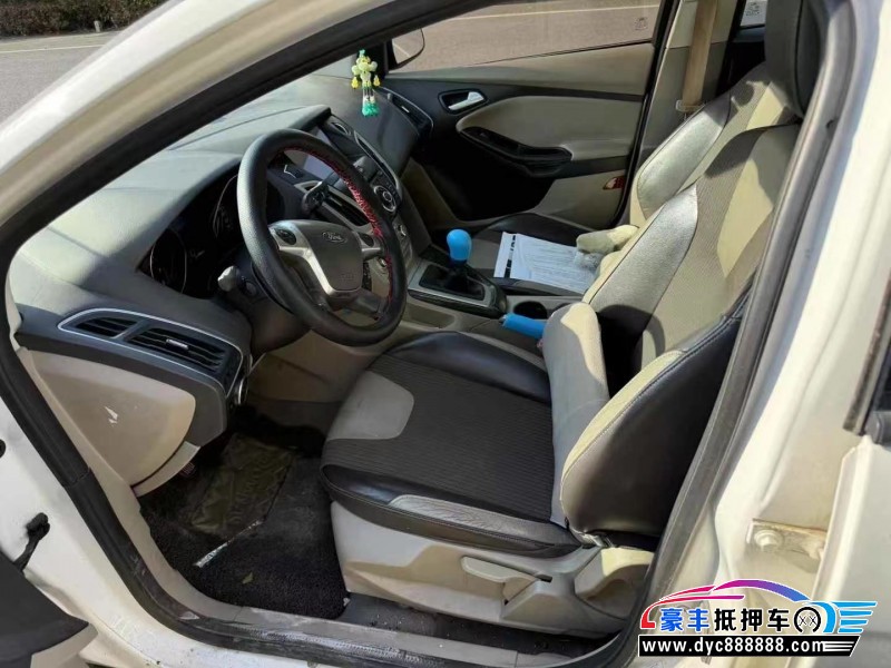 13年福特福克斯轿车抵押车出售