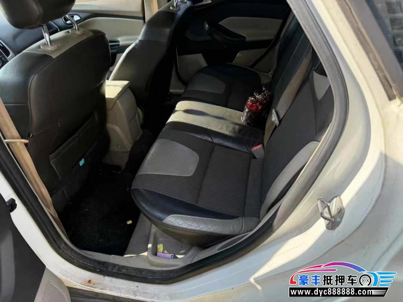 13年福特福克斯轿车抵押车出售